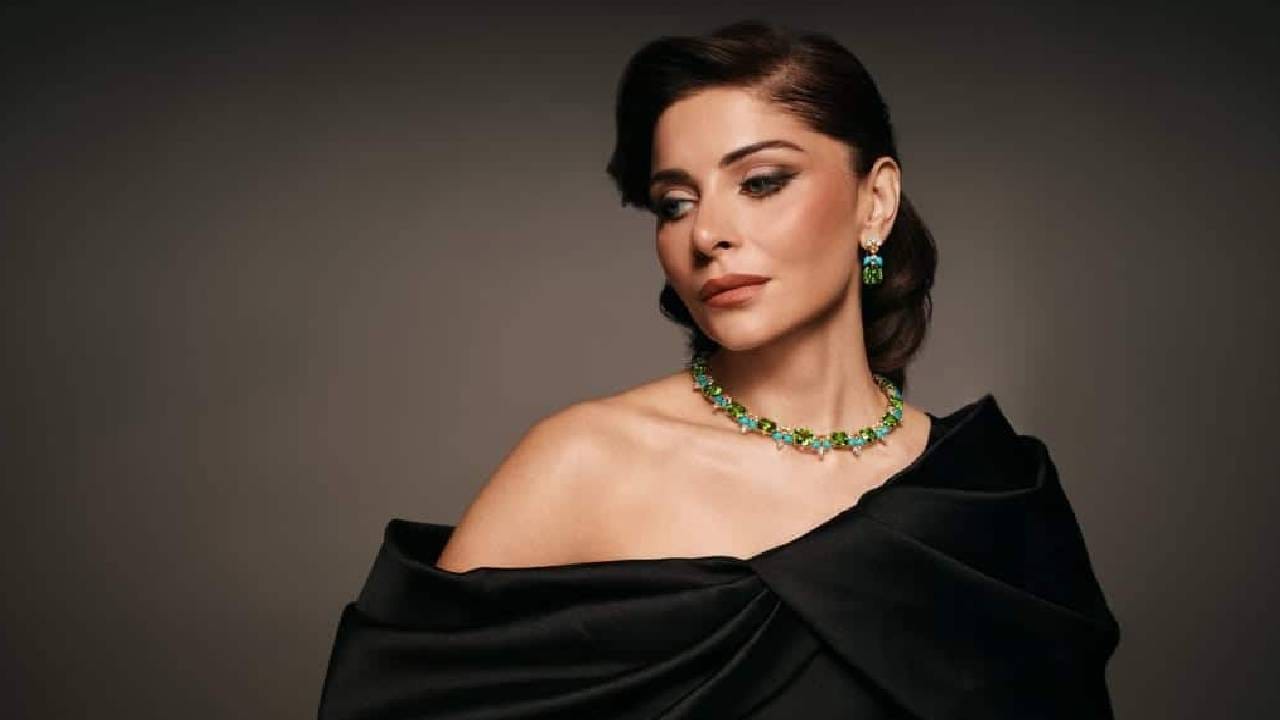 कनिका आणि गौतमने युकेमध्ये मोजक्या पाहुण्यांच्या उपस्थितीत लग्न केलं. त्यानंतर मित्रपरिवारासाठी लंडनमध्ये रिसेप्शनचं आयोजन केलं होतं. या रिसेप्शनला मोठमोठ्या सेलिब्रिटींची उपस्थिती पहायला मिळाली. 
