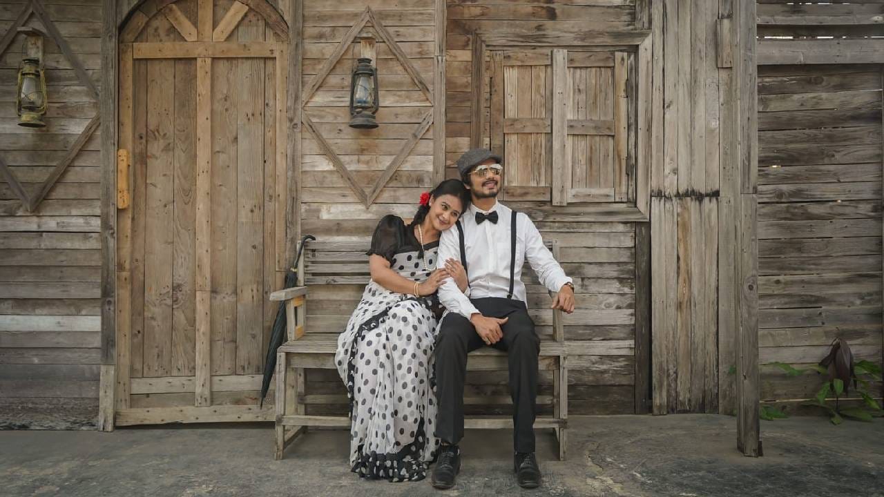 या आनंदाच्या क्षणी मालिकेतील दोन्ही लोकप्रिय जोड्यांनी नुकतंच एक हटके आणि वेगळ्या धाटणीचं प्री-वेडिंग शूट केलं आहे. आजवर कधीही न पाहिलेला जीवा–नंदिनी आणि काव्या–पार्थचा हटके अंदाज या शूटमधून प्रेक्षकांना पाहायला मिळणार आहे.