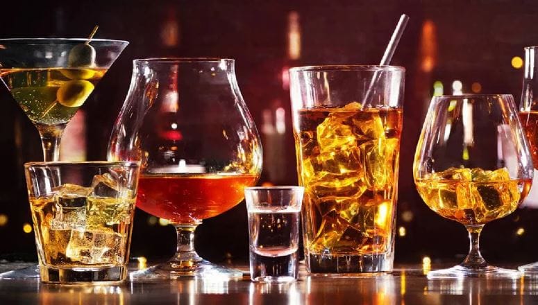 तुम्ही रोज एक पेगदेखील मद्यपान करत असाल तुम्हाल मुखाचा कर्करोग होण्याची शक्यता असते. फक्त धुम्रपानच नव्हे तर रोज एक पेग पिल्यानेही तुम्हाला मुखाचा कर्करोग होऊ शकतो. तशी शक्यता एका अभ्यासातून स्पष्ट होते. 