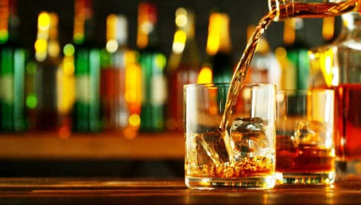 सेंटर फॉर कॅन्सर एपिडेमियोलॉजी आणि होमी भाभा नॅशनल इन्स्टिट्यूट यांनी केलेल्या एका रिसर्चमध्ये तसा दवा करण्यात आलेला आहे. मुखाचा कर्करोग असलेले 10 पैकी 6 रुग्ण हे गुटखा, तंबाखू, पान यासारखे धूररहित धुम्रपान करण्यासोबतच मद्यपानही करायचे. त्यामुळेच मद्यपान करणाऱ्यांनाही मुखाचा कर्करोग होऊ शकतो. 