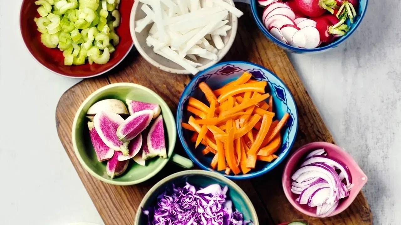 कमी कॅलरी असलेले पदार्थ खाल्ल्याने वजन वाढण्याची शक्यता फार कमी असते. म्हणून शक्यतो तो कमी कॅलरी घ्या. ज्यामुळे वजन वाढणार नाही. 