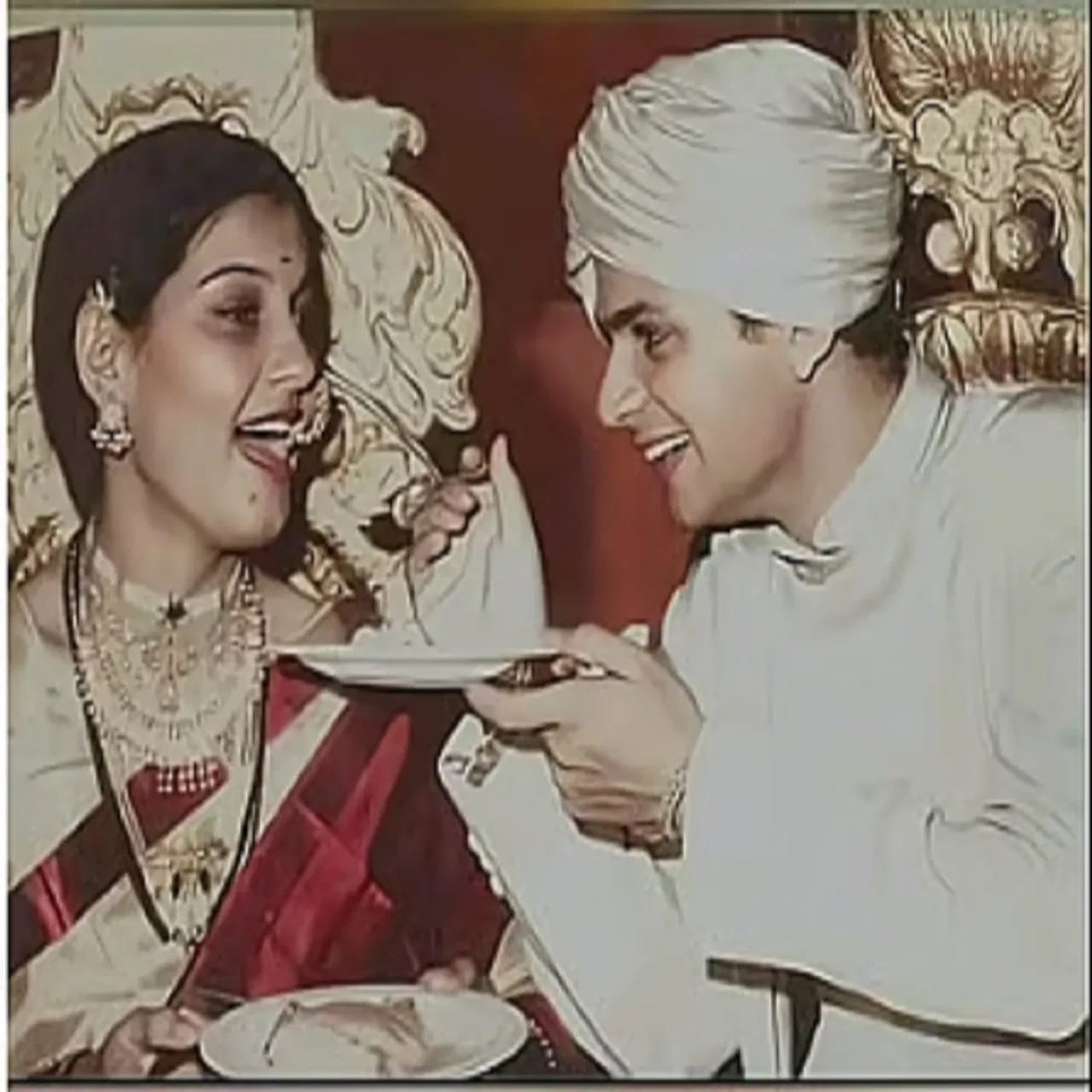 अभिनेते महेश कोठारे आज पूर्वीप्रमाणे मोठ्या पडद्यावर सक्रिय नाहीत. पण सध्या त्यांच्या लग्नातील फोटो समोर आला आहे. महेश कोठारे यांनी नीलिमा कोठारे यांच्यासोबत लग्न केलं. त्यांना आदिनाथ हा मुलगा देखील आहे.