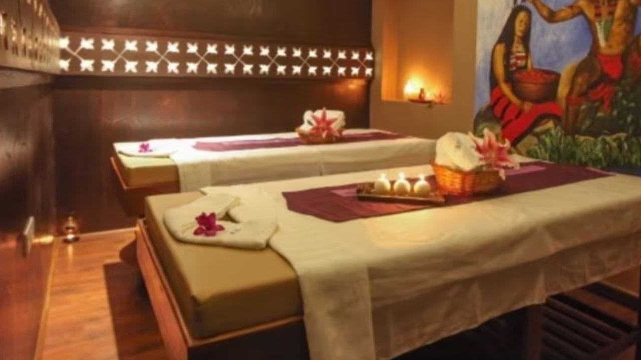 Pune News : पुण्यात स्पाच्या नावाखाली खुलेआम वेश्याव्यवसाय, सहा महिलांची झाली सुटका Pune News : पुण्यात स्पाच्या नावाखाली खुलेआम वेश्याव्यवसाय, सहा महिलांची झाली सुटका