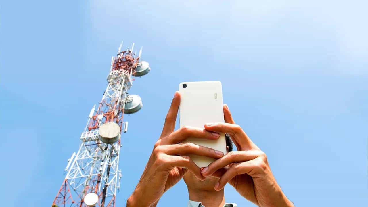 मोबाईलमध्ये नेटवर्क वारंवार जातं? या टिप्स करा फॉलो आणि मिळवा फुल्ल नेटवर्क