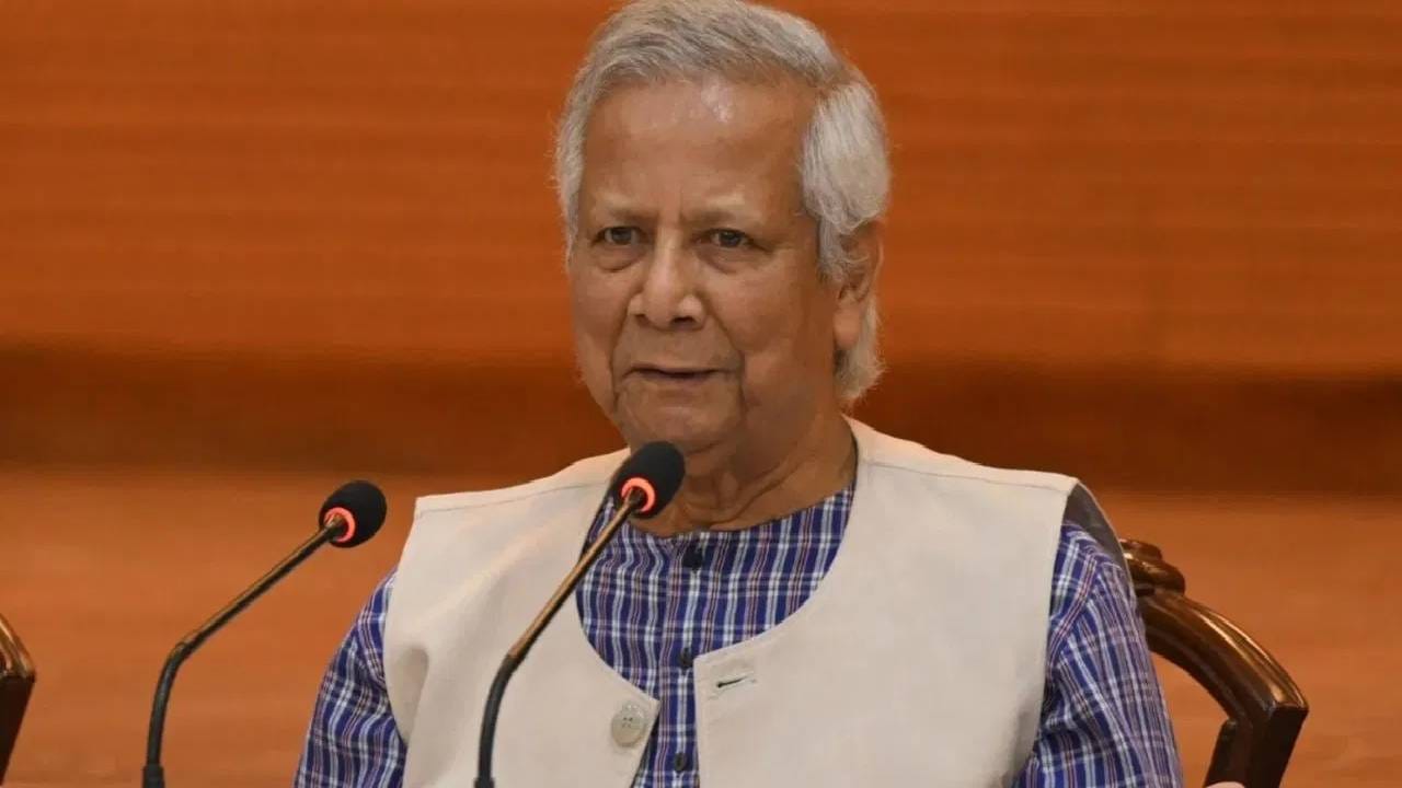 Bangladesh Mohammad Yunus : जाता-जाता सुद्धा बांग्लादेशच्या मोहम्मद युनूस यांनी भारताला दुखावलं, शेवटच्या भाषणातही घृणा, द्वेष Bangladesh Mohammad Yunus : जाता-जाता सुद्धा बांग्लादेशच्या मोहम्मद युनूस यांनी भारताला दुखावलं, शेवटच्या भाषणातही घृणा, द्वेष