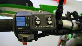 क्रूझ कंट्रोल असलेली बाईक खरेदी करावी की नाही? फायदा होईल की नुकसान?.