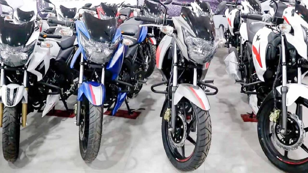 ‘या’ 10 लोकांच्या फेव्हरेट बाईक्स, स्प्लेंडर ते आपाचेपर्यंत यादीच वाचा ‘या’ 10 लोकांच्या फेव्हरेट बाईक्स, स्प्लेंडर ते आपाचेपर्यंत यादीच वाचा