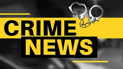 Mumbai Crime : आईचा फोन उचलेना, मित्रांनी गाठलं घर, खिडकीतून पाहिल्यावर हादरलेच, तरूणाने...