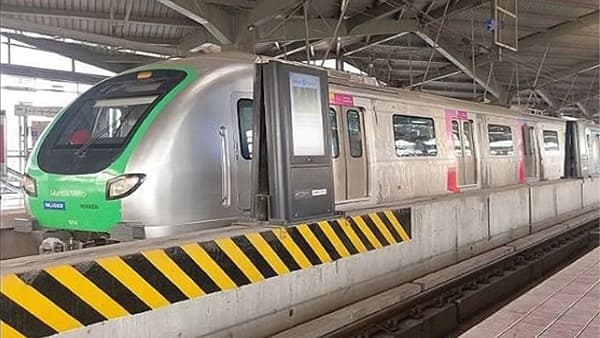 Mumbai Metro : मुंबई मेट्रोमध्ये तांत्रिक बिघाड, प्रवाशांना बाहेर काढण्याचे काम सुरु