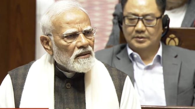 आईना देख लिया तो... मोदींनी राज्यसभा गाजवली, शायराना अंदाजात टीका!