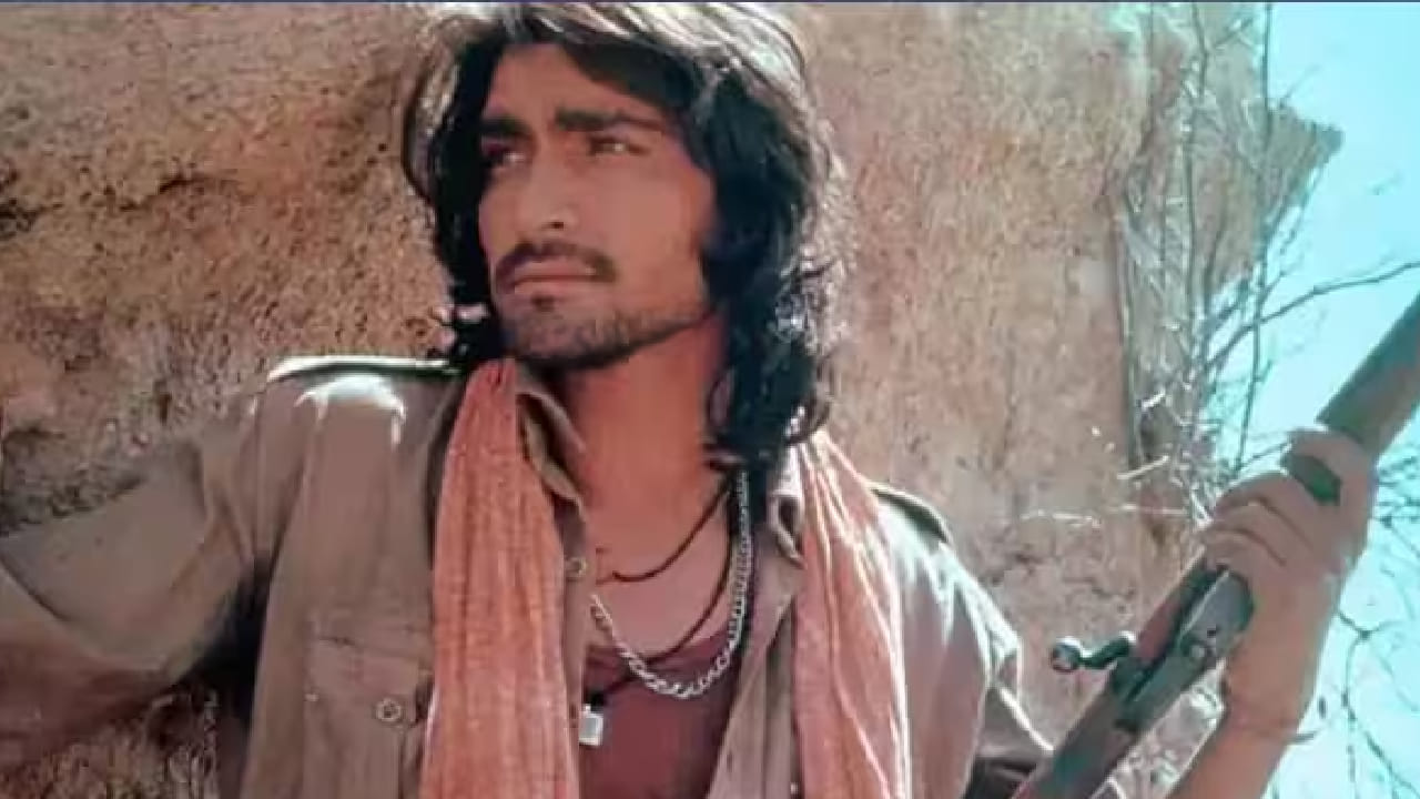 जागतिक पातळीवर हा सन्मान मिळवणारे ते एकमेव पुरुष अभिनेते ठरले. निर्मल पांडे यांचे आयुष्य संघर्षांनी भरलेले होते. गाझियाबाद येथे त्यांनी ‘फ्रेश टॅलेंट अकॅडमी’ या अभिनय संस्थेची स्थापना केली होती, जिथे ते थिएटर वर्कशॉप आयोजित करत असत आणि नवोदित कलाकारांना मार्गदर्शन करत होते.