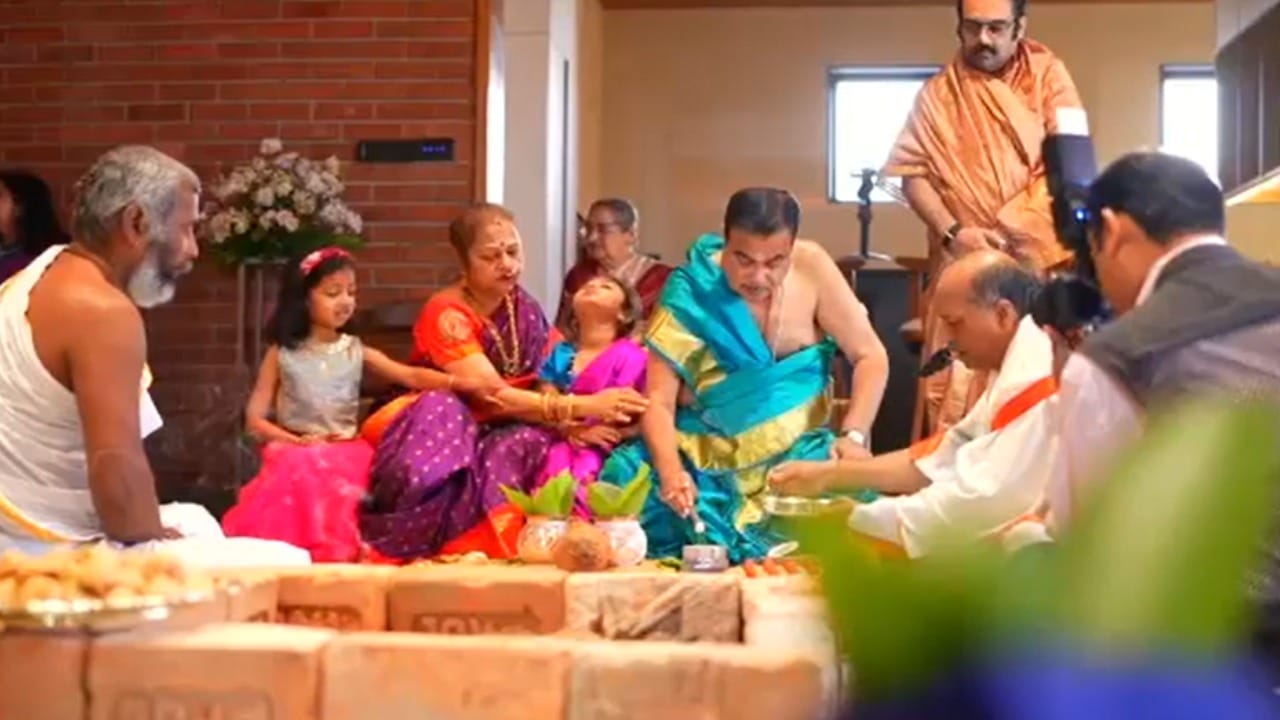 सध्या गडकरी वाडा हा एका आधुनिक आणि पर्यावरणपूरक रूपात पुन्हा उभा राहिला आहे. नुकतंच नितीन गडकरींनी आपल्या संपूर्ण परिवारासह या घरात पूजा करून गृहप्रवेश केला. गडकरींचा हा नवा वाडा केवळ दिसायलाच सुंदर नाही, तर तो विज्ञानाचा एक उत्तम नमुना आहे.