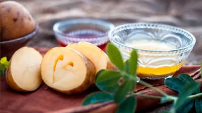 कांद्यापासून ते बटाटे, स्किन केअर करताना या भाज्यांच्या रस पण उपयुक्त