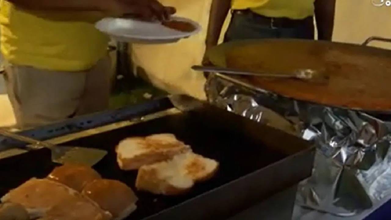 भारतीयांमध्ये पॅक केलेले पदार्थ खाण्याचा ट्रेंड बनला आहे. ज्याचा थेट आपल्या आरोग्यावर परिणाम होतो. पॅक केलेले पदार्थ खाणे आरोग्यासाठी अजिबातच फायदेशीर नाहीये. 