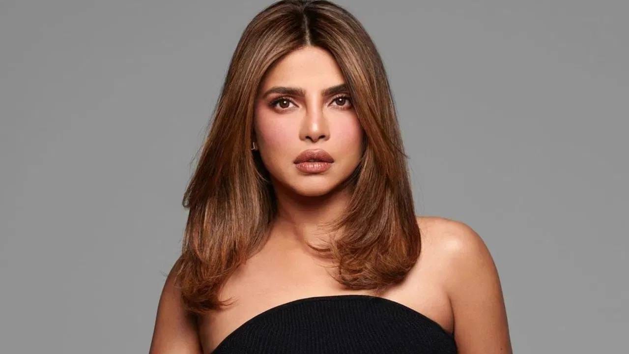 Priyanka Chopra Rejected Movie :  प्रियंका चोपडा बॉलीवूडची अशी एक अभिनेत्री आहे, जिने जागतिक पातळीवर स्वत:ची ओळख बनवलीय. मागच्या अनेक वर्षांपासून ती हॉलिवूडमध्ये सक्रीय आहे. तिथे प्रोजेक्ट्स करतेय. प्रियंकाने 2002 साली Thamizhan नावाच्या तामिळ चित्रपटातून करिअरची सुरुवात केलेली. 