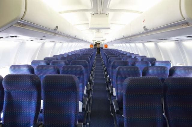 मिळालेल्या माहितीनुसार विमान प्रवासादरम्यान गैरकृत्य करणाऱ्याविरोधात कठोर कारवाई केली जाणार आहे. डायरेक्टर जनरल ऑफ सिव्हिल एव्हिएशनने यासाठी नुकतेच ड्राफ्ट नियम जारी केल आहेत.