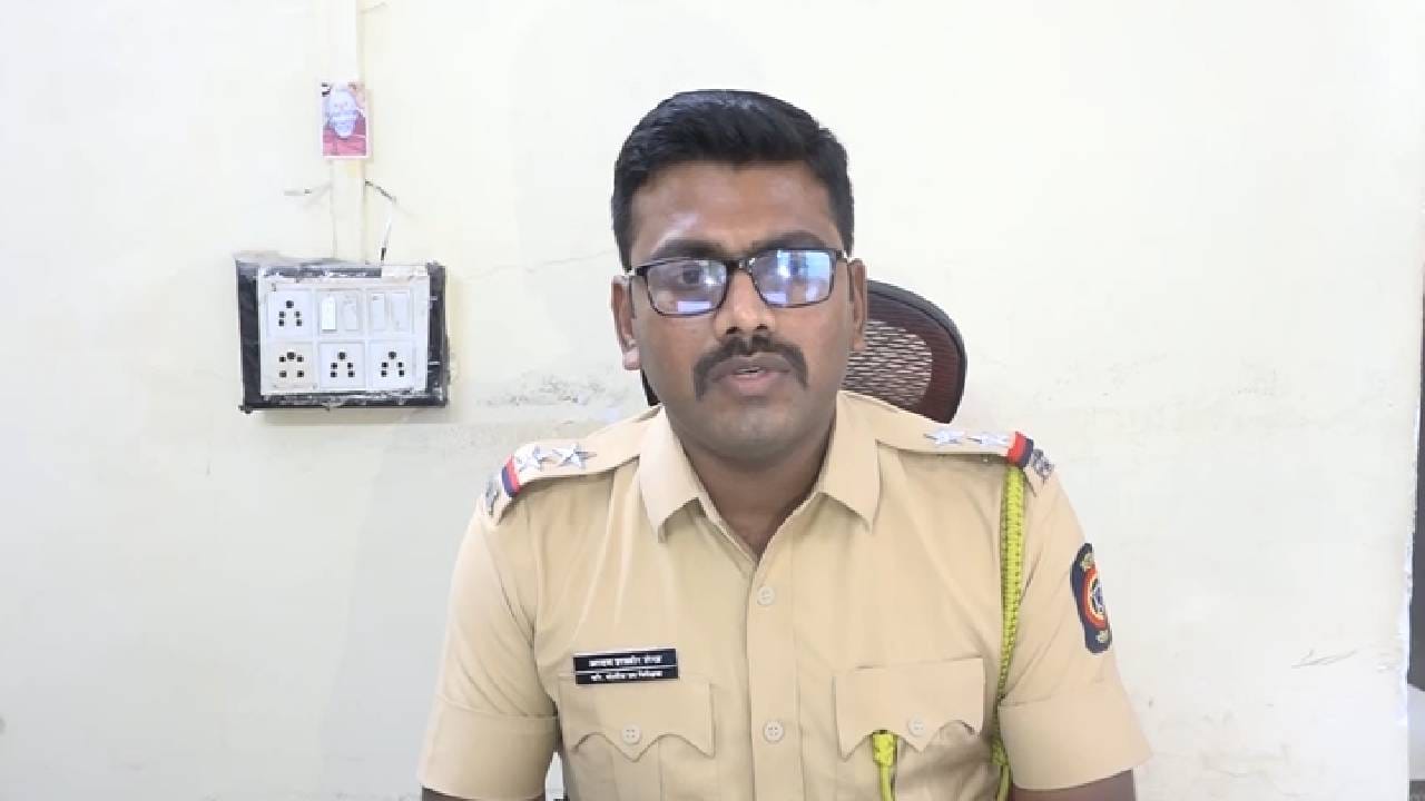 आज सकाळी आम्ही कर्तव्यावर हजर असताना आम्हाला फोन आला. अंबाझारी तलावात एक डेडबॉडी तरंगत आहे असा फोन आल्यानंतर सदर घटनास्थळी रवाना झालो अशी माहिती अंबाझरी पोलीस स्टेशनचे पीआय आदम शेख यांनी दिली.