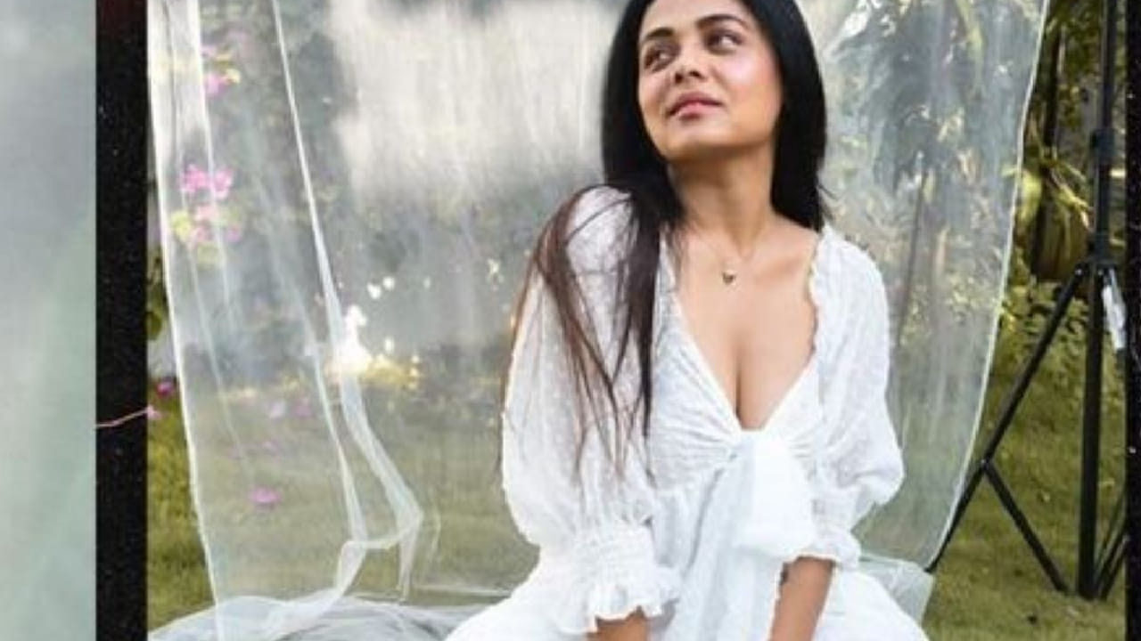 कुटुंबासाठी वेळ काढणं खूप गरजेचं आहे. जेव्हा आम्ही मुंबईत राहत होतो, तेव्हा माझा नवरा अभी सकाळी आठ वाजता ऑफिसला जायचा आणि रात्री 12 वाजेपर्यंत घरी यायचा. मीही शूटिंग संपवून उशिराच घरी परतायचे. त्यामुळे आम्हाला एकमेकांसाठी वेळच मिळत नव्हता.'