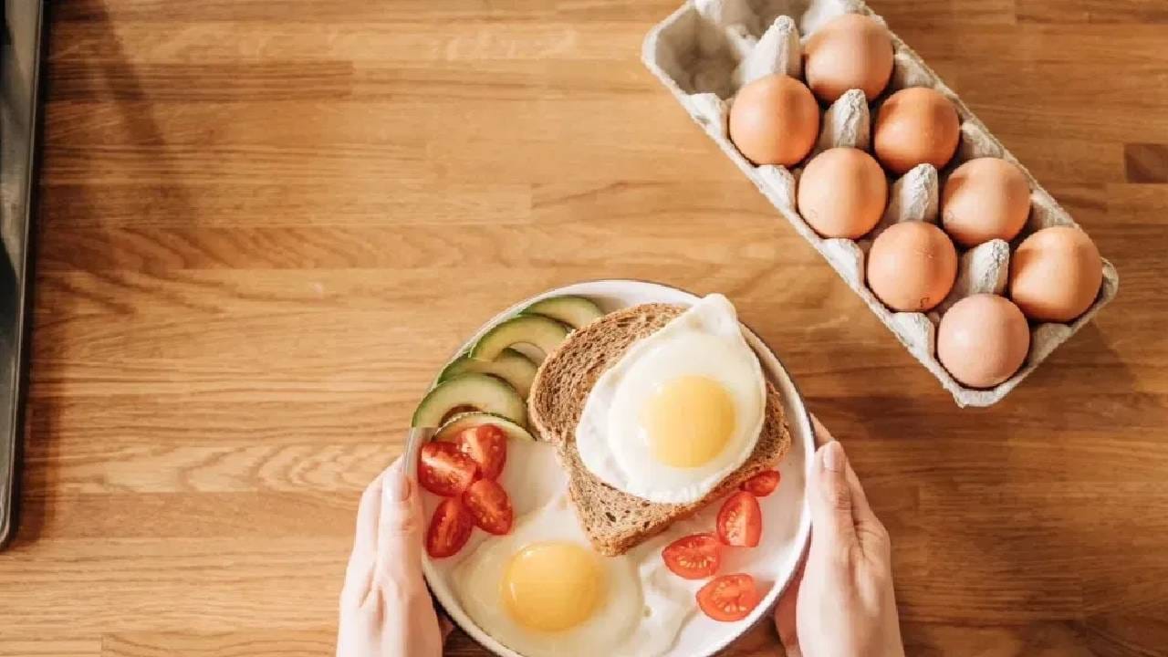 तुम्ही जर नॉनव्हेज खात असाल तर प्रोटीन तुम्हाला त्यामधूनही चांगले मिळेल. जे लोक वाढलेले वजन कमी करण्यासाठी प्रयत्न करतात, त्यांनी अधिक प्रोटीन आहारात घेतले पाहिजे. 