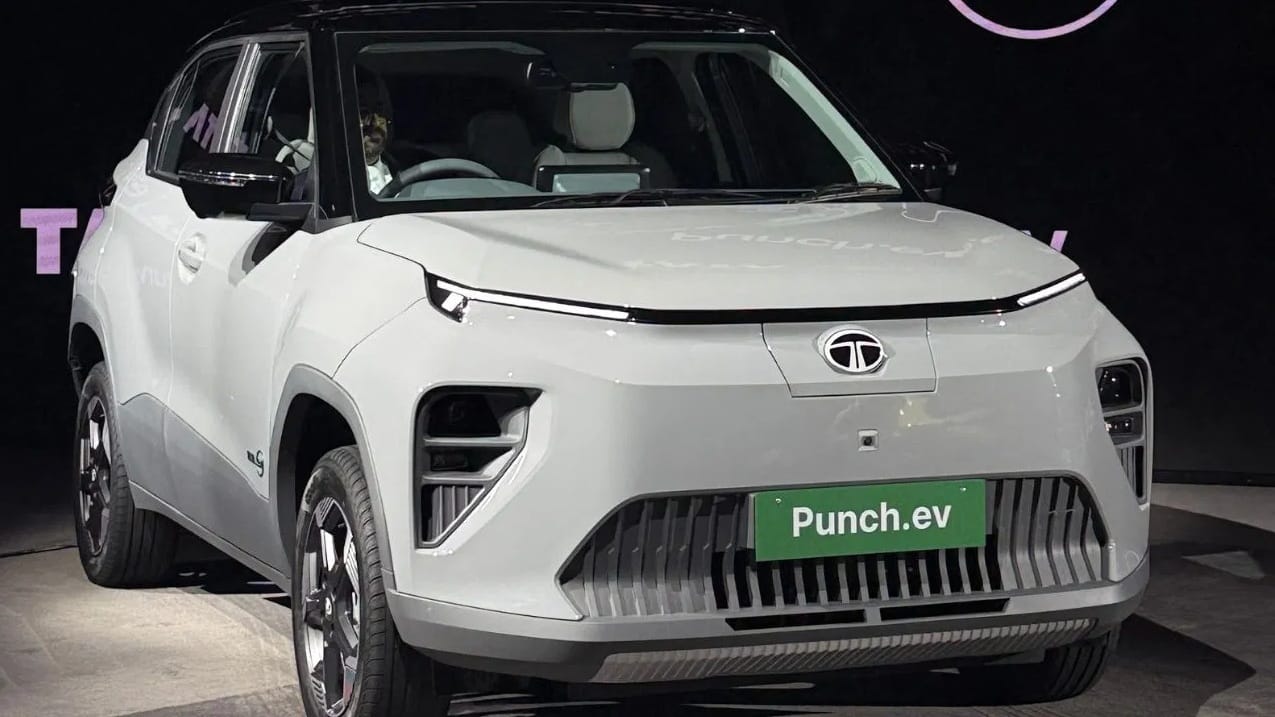 टाटा पंच इलेक्ट्रीक कार लाँच, रेंज आणि किंमत किती ते पाहा.... टाटा पंच इलेक्ट्रीक कार लाँच, रेंज आणि किंमत किती ते पाहा....