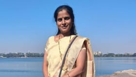 धान्य भरडत होती, पण एका स्कार्फने घात केला, पुण्यातील शेतकरी महिलेसोबत.