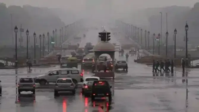 Weather Update : घरातून बाहेर पडताना काळजी घ्या! काही ठिकाणी थंडी तर काही ठिकाणी पाऊस