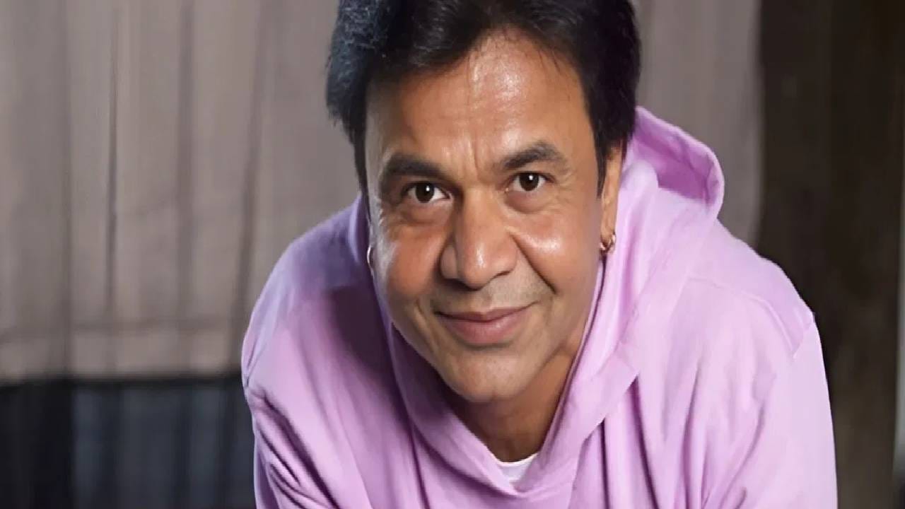 आर्थिक कारणामुळे दिवाळखोर होणारा राजपाल यादव असा पहिला कलाकार नाहीय. त्याच्याआधी सुद्धा असा एक कलाकार होता, जो 2 वर्ष पाकिस्तानी तुरुंगात बंद होता. ज्यावेळी इंडस्ट्रीला समजलं ते आर्थिक संकटात आहेत, त्यावेळी सलमान खान, अमिताभ बच्चन सारखे सुपरस्टार त्यांच्या मदतीसाठी पुढे आले. 