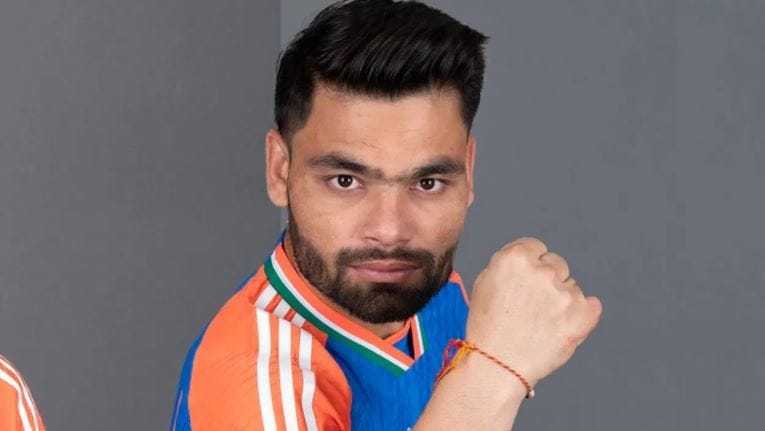 टी-20 क्रिकेटमध्ये खेळाडूंना कमी चेंडूंमध्ये जास्त धावा कराव्या लागतात. त्यामुळे खेळाडू बाददेखील लवकरच होतात. रिंकू सिंहने यूएसएविरोधातील सामन्यात 14 चेंडूमध्ये 6 धावा केल्या. त्यानंतर नामिबिया संघाविरोधात त्याने 6 चेंडू खेळून फक्त एक धाव केली. 