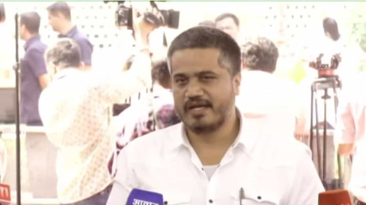 माझ्याकडे ब्लॅकबॉक्सचा फोटो, त्यामुळे...; रोहित पवारांचा गौप्यस्फोट माझ्याकडे ब्लॅकबॉक्सचा फोटो, त्यामुळे...; रोहित पवारांचा गौप्यस्फोट