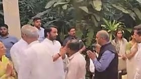 शरद पवारांनी घेतली सुनेत्रा पवार यांची भेट, पवार कुटुंबामध्ये चर्चा.