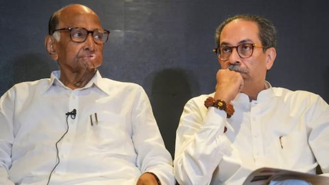 मुंबईत रातोरात खेळ पालटला, शरद पवार गटाने ठाकरे बंधूंची साथ सोडली