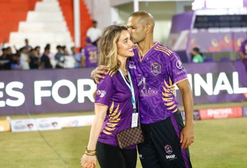 सोफ शाईन ही मुळची आयर्लंड येथील रहिवासी आहे. ती शिखर धवनपेक्षा पाच वर्षांनी लहान आहे. सोफीचे शिक्षण आयर्लंड येथेच झाले. शालेय शिक्षण झाल्यानंतर तिने लाईमरिक इन्स्टिट्यूट ऑफ टेक्नॉलॉजी आणि कॅसलरॉय कॉलेज येथून शिक्षण घेतले.