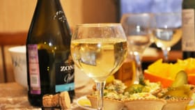 दारुसोबत नेहमी चकणा म्हणून तिखट पदार्थच का खाल्ले जातात, गोड का नाही?.