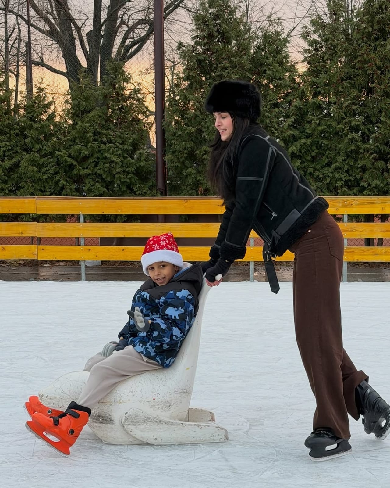 अभिनेत्री  आणि हार्दिक पांड्या याची एक्स-वाईफ नताशा स्टॅनकोविक (Natasa Stankovic) कायम कोणत्या न कोणत्या कारणामुळे चर्चेत असते. घटस्फोटाची घोषणा केल्यानंतर नताशा मुलासोबत तिच्या मायदेशी पोहोचली होती. 