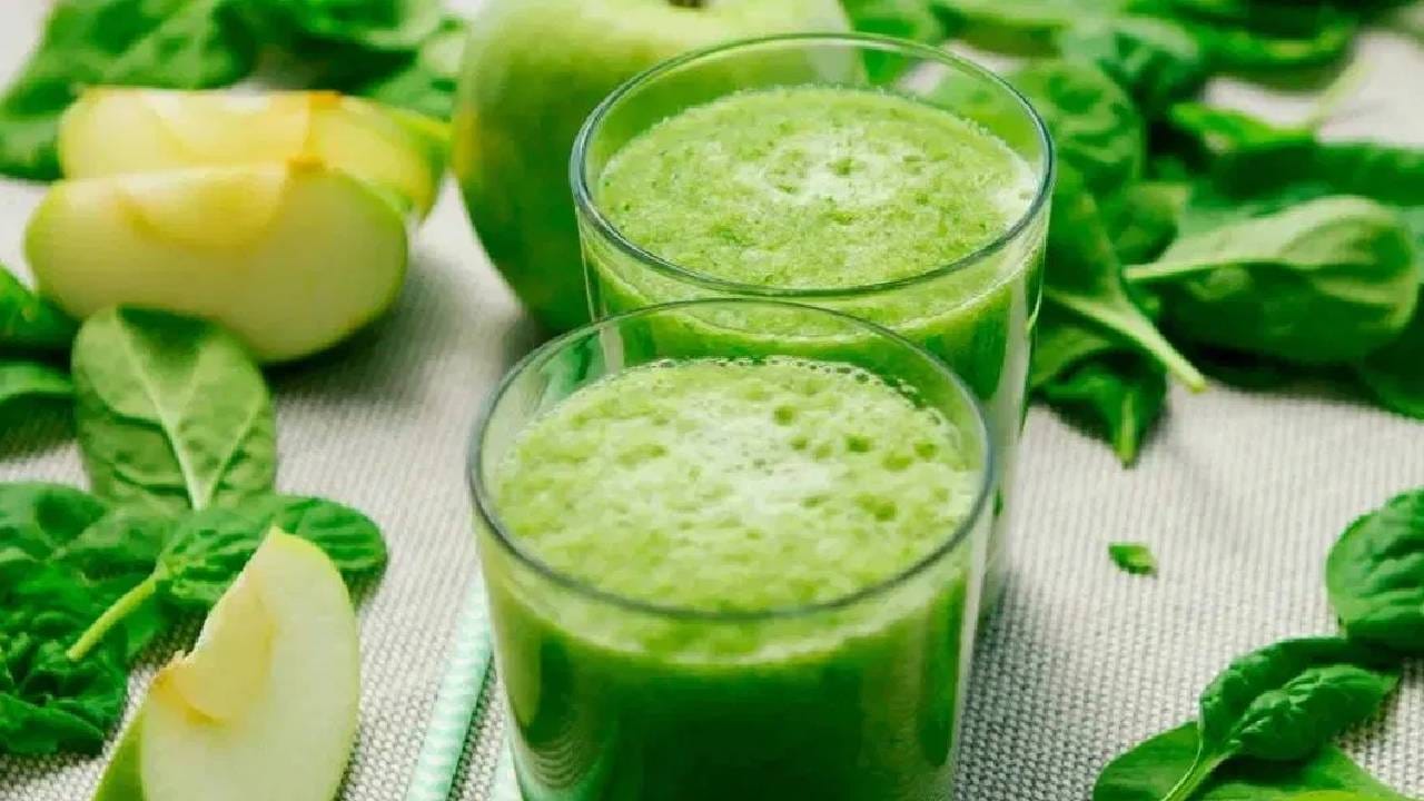 पालकची टिक्की आपण घरी सहजपणे बनू शकता. विशेष म्हणजे त्याकरिता फार जास्त वेळही अजिबात लागत नाही. शिवाय पालकचा सूपही तुम्ही खाऊ शकता. 