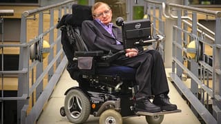 Stephen Hawking : दोन बिकिनी गर्ल्स, मध्ये स्टिफन हॉकिंग, एपस्टीन फाईल्समधील त्या फोटोमुळे खळबळ!