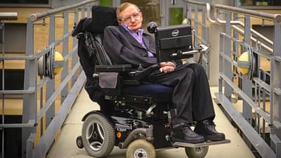 Stephen Hawking : दोन बिकिनी गर्ल्स, मध्ये स्टिफन हॉकिंग, एपस्टीन फाईल्समधील त्या फोटोमुळे खळबळ!