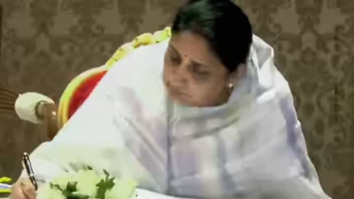 सुनेत्रा पवारच बीड आणि पुण्याच्या पालकमंत्री? मोठी माहिती आली समोर सुनेत्रा पवारच बीड आणि पुण्याच्या पालकमंत्री? मोठी माहिती आली समोर
