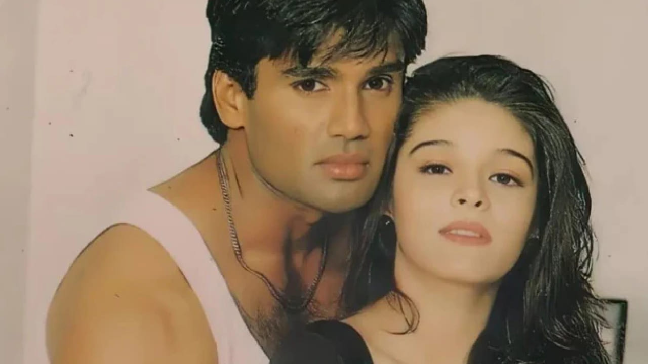 90 च्या दशकात बॉलिवूड आणि पॉप म्युझिकच्या दुनियेत चमकणारी ही गायिका आणि अभिनेत्री केवळ चित्रपटांपुरती मर्यादित नव्हती. आपल्या वेगळ्या आवाजामुळे, व्यक्तिमत्त्वामुळे आणि आत्मविश्वासपूर्ण सादरीकरणामुळे तिने संपूर्ण पिढीवर आपली छाप सोडली. 