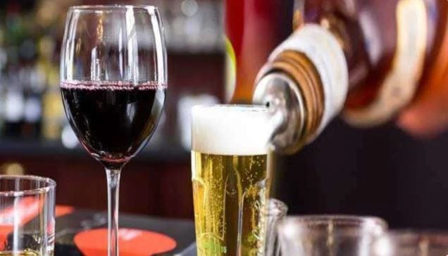 फॉस्टर हा बिअरचा ब्रँड ऑस्ट्रेलियाचा आहे. भारतात ही बिअरदेखील आवडीने पिली जाते. जगभरात ही बिअर प्रसिद्ध आहे. ही बिअर एक्स्ट्रा कोल्ड करून प्यायला दिली जाते. ही बिअरदेखील चवीला गोड असते. कोरोना लाईट ही मेक्सिकन बिअर आहे. हा ब्रँडदेखील लोक आवडीने खरेदी करतात. ही बिअरही चवीला गोड असते.