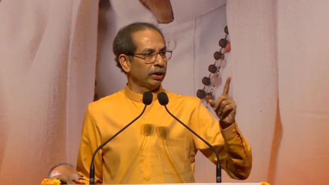 केडीएमसीमधील ठाकरे गटाचे नॉट रिचेबल नगरसेवक 28 दिवस नेमके कुठे होते?