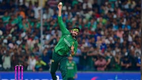 लाज वाटावी अशा पराभवावर अखेर पाकिस्तानच्या उस्मान तारिकने तोंड उघडलं.