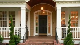 Feng Shui : घरात नकारात्मक ऊर्जा वाढतच चाललीये? मग करा हा उपाय.