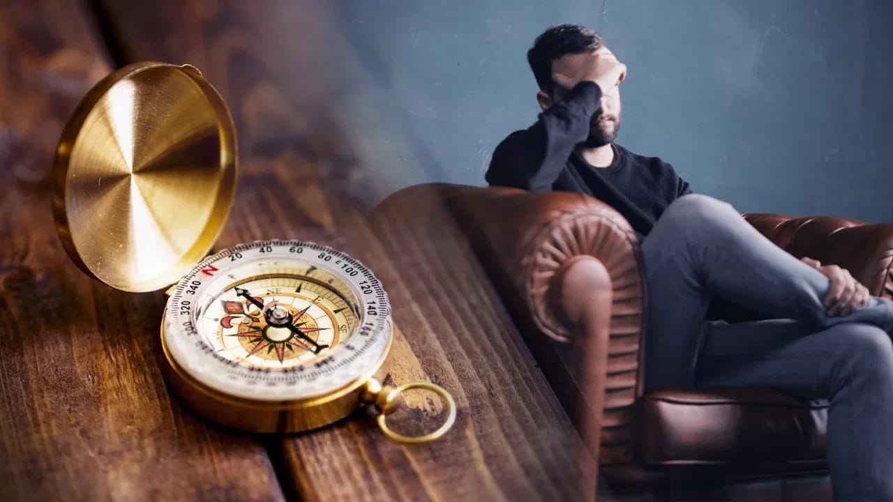 कपाट ही आपल्या घरातील एक अशी वस्तू आहे, ज्याचा वापर आपण कपडे, पैसे आणि मौल्यवान वस्तू साठवण्यासाठी करतो. त्यामुळे कपाट हे घरात आनंद आणि समृद्धीचे प्रतीक मानले जाते.