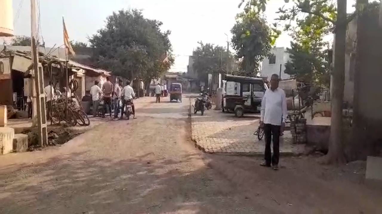 या प्रकरणाची पडताळणी केली असता, सोशल मीडियावर व्हायरल झालेले फोटो जुने तसेच एआय (Artificial Intelligence) च्या माध्यमातून तयार केलेले असल्याचे समोर आलं. प्रत्यक्षात कुठेही भूत असल्याचा कोणताही पुरावा आढळून आलेला नाही.