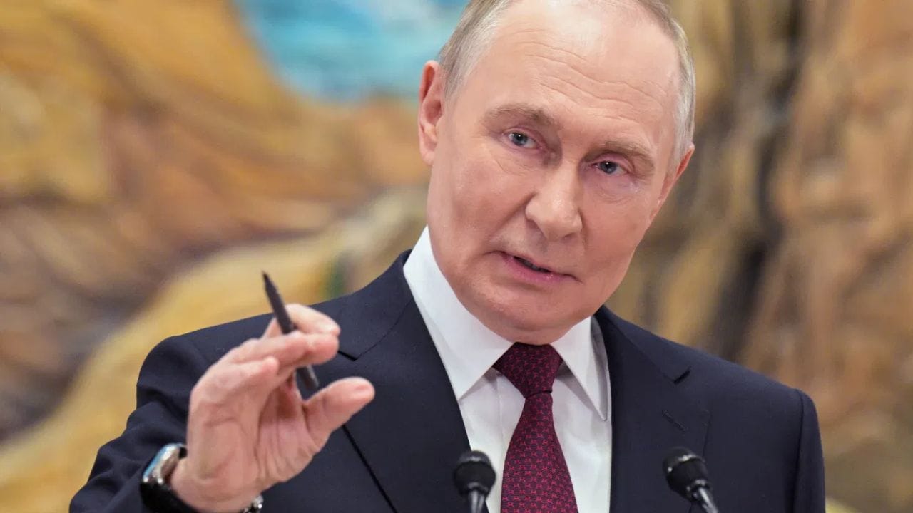 मोठी बातमी! रशियाचा भारताला अमेरिकेसोबतच्या डीलनंतर सर्वात मोठा हादरा, बैठकीत मोठा निर्णय, असं कधी वाटलंच नाही... मोठी बातमी! रशियाचा भारताला अमेरिकेसोबतच्या डीलनंतर सर्वात मोठा हादरा, बैठकीत मोठा निर्णय, असं कधी वाटलंच नाही...