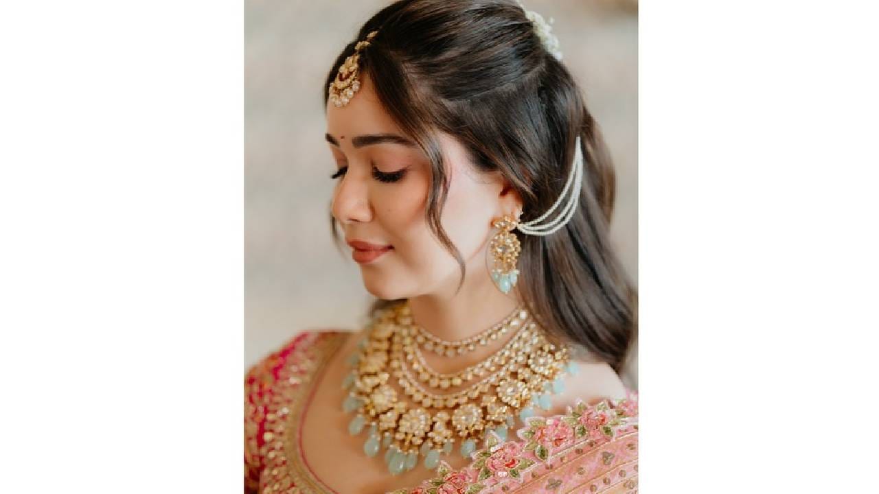 देवाचे आशीर्वाद नेहमी तुमच्यासोबत राहोत आणि कोणाचीही दृष्ट न लागो असंही तिने लिहीलं आहे. एवढंच नव्हे तर सानियाच्या रुपात बहीण दिल्याबद्दल, तिने अर्जुनचे आभार मानले आहेत. 