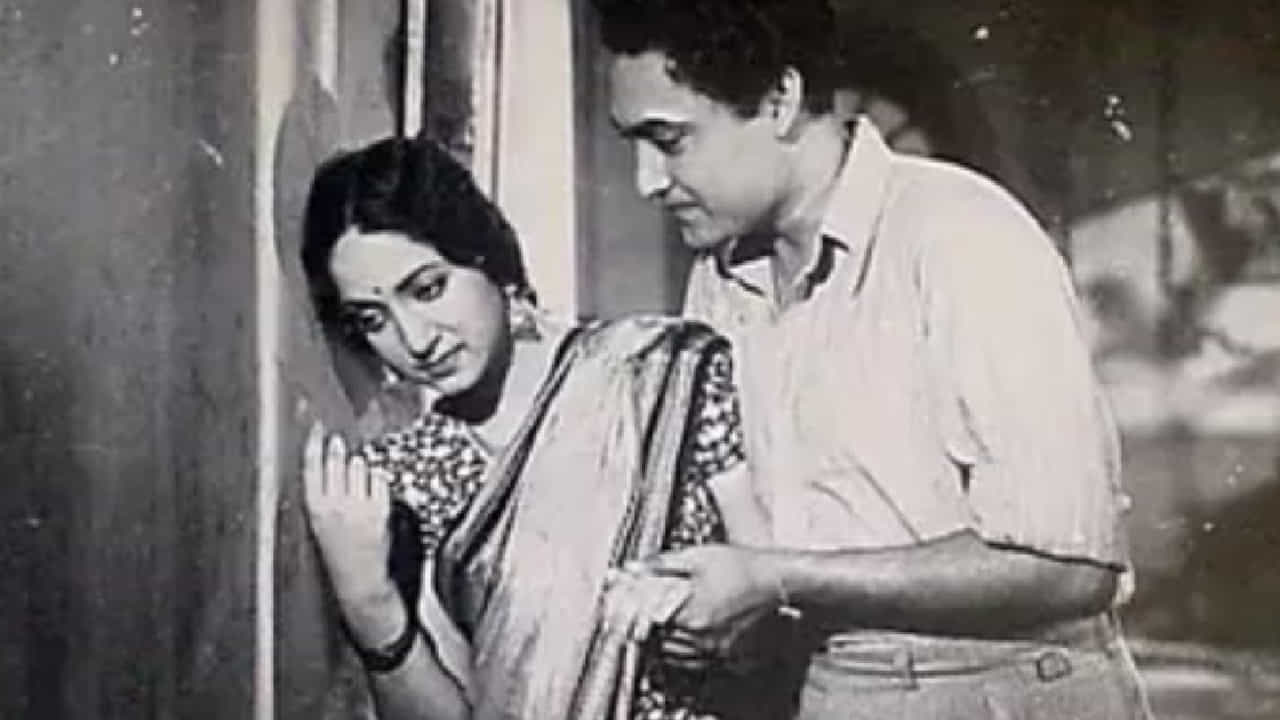 आज भारतीय चित्रपटसृष्टीत 100-200 कोटींची कमाई करणारे अनेक चित्रपट आहेत. मात्र एक काळ असा होता जेव्हा चित्रपट काही लाख रुपयांच्या बजेटमध्ये तयार होत होते. 1943 साली एक असा चित्रपट प्रदर्शित झाला ज्याने भारतीय सिनेमात इतिहास रचला. तो चित्रपट म्हणजे 'किस्मत'.