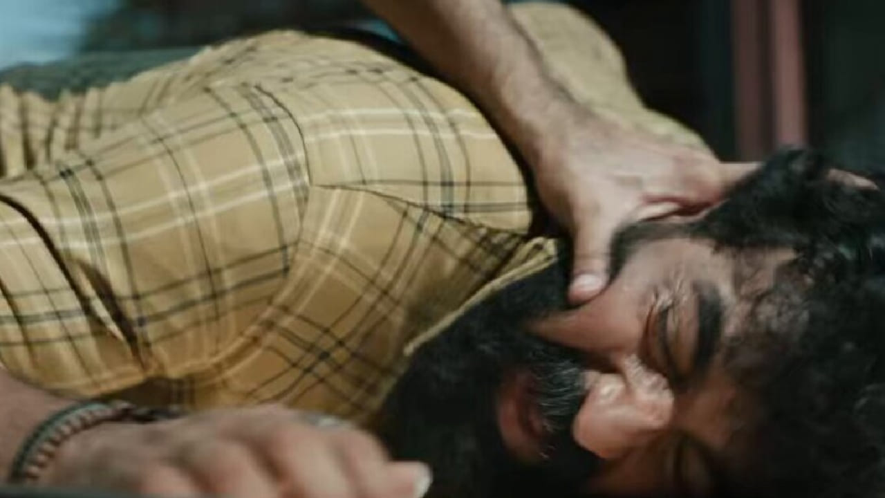 2025 मध्ये अनेक मोठे चित्रपट बॉक्स ऑफिसवर प्रदर्शित झाले. यामधील काही चित्रपटांनी रेकॉर्ड बनवला पण काही चित्रपटांना अपेक्षित प्रतिसाद मिळाला नाही.