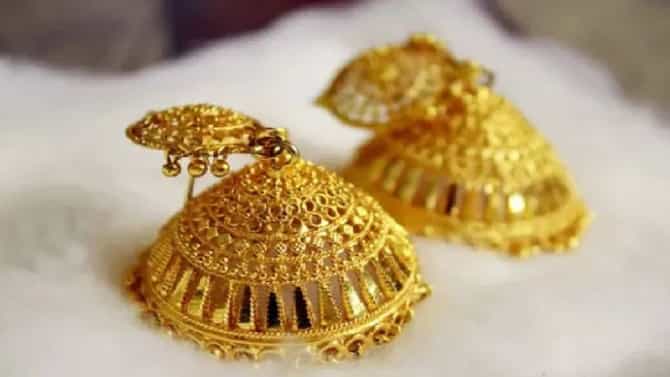 Gold Price Today : अरे देवा ! सोन्याने पुन्हा फोडला घाम, पण चांदी.. जाणून घ्या आजचे भाव